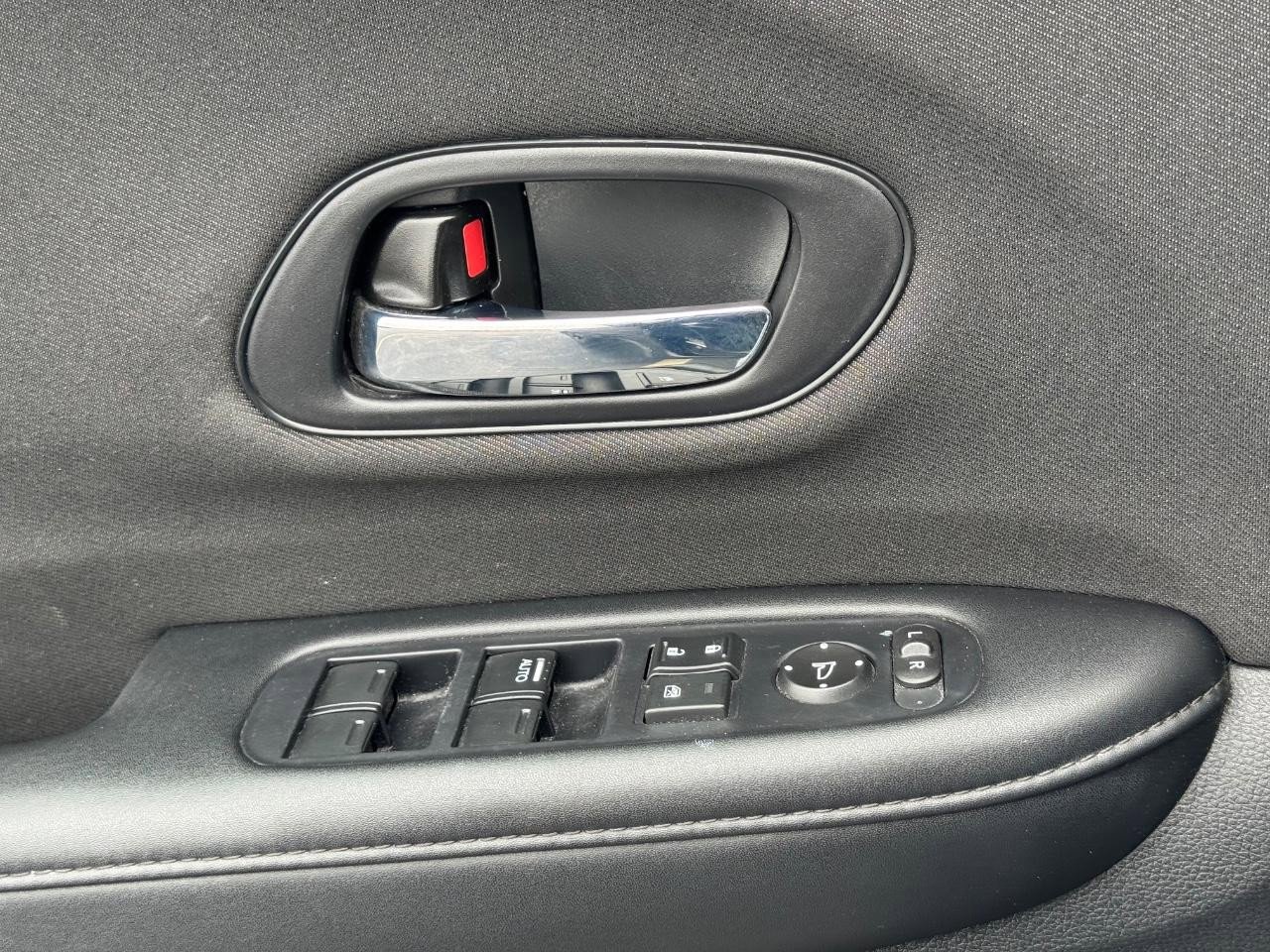 Used 2022 Honda HR-V Sport image 23