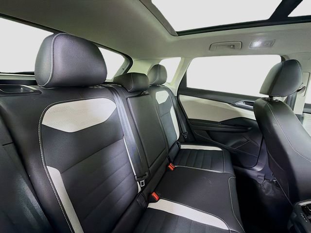 Used 2025 Volkswagen Taos SEL image 27