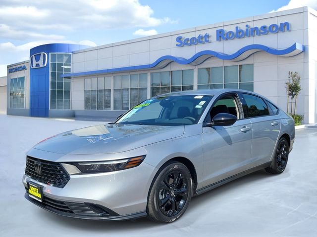 Certified 2025 Honda Accord SE image 2