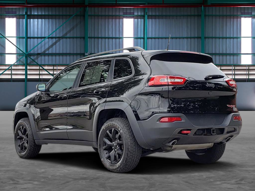 Used 2017 Jeep Cherokee Trailhawk AWD/4WD image 3