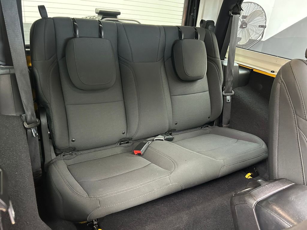 Used 2020 Jeep Wrangler Sport S image 29