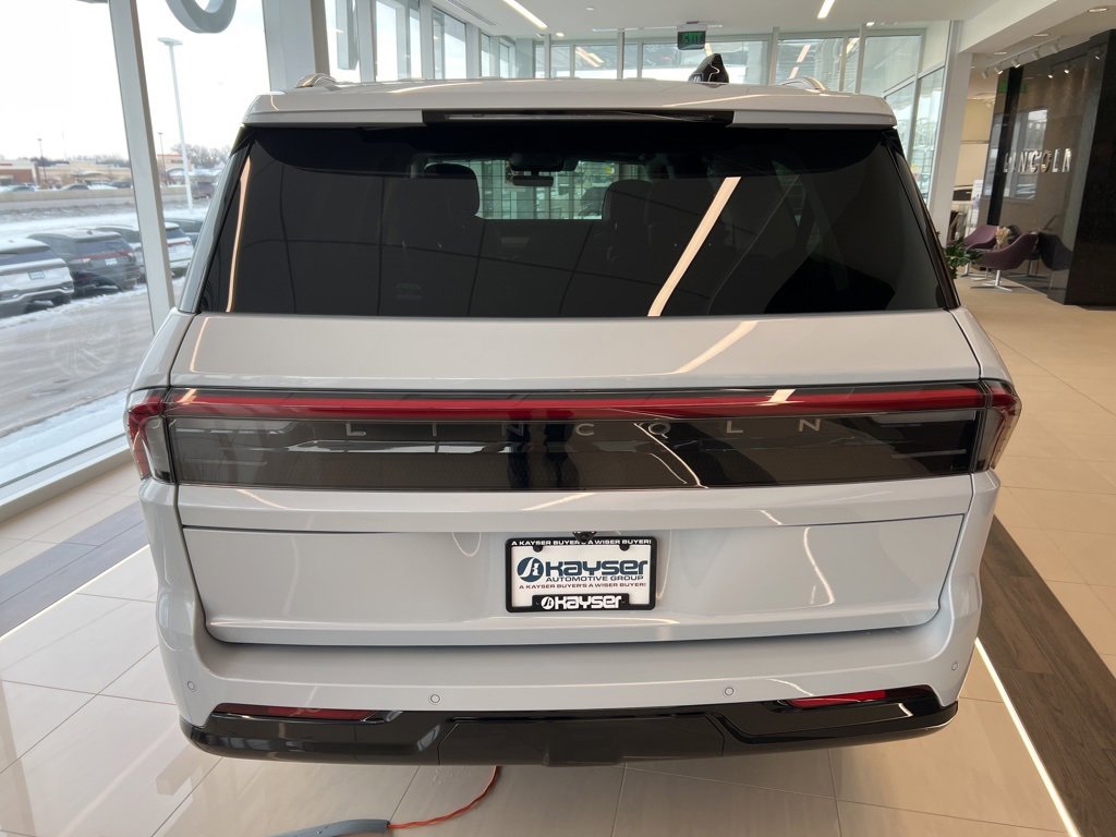 New 2025 Lincoln Navigator L Reserve image 5