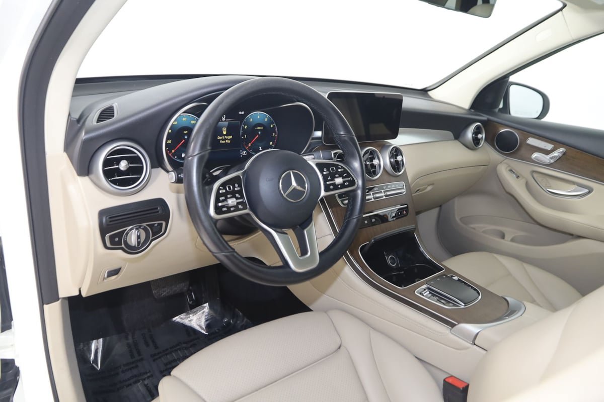 Used 2021 Mercedes-Benz GLC 300 4MATIC image 25