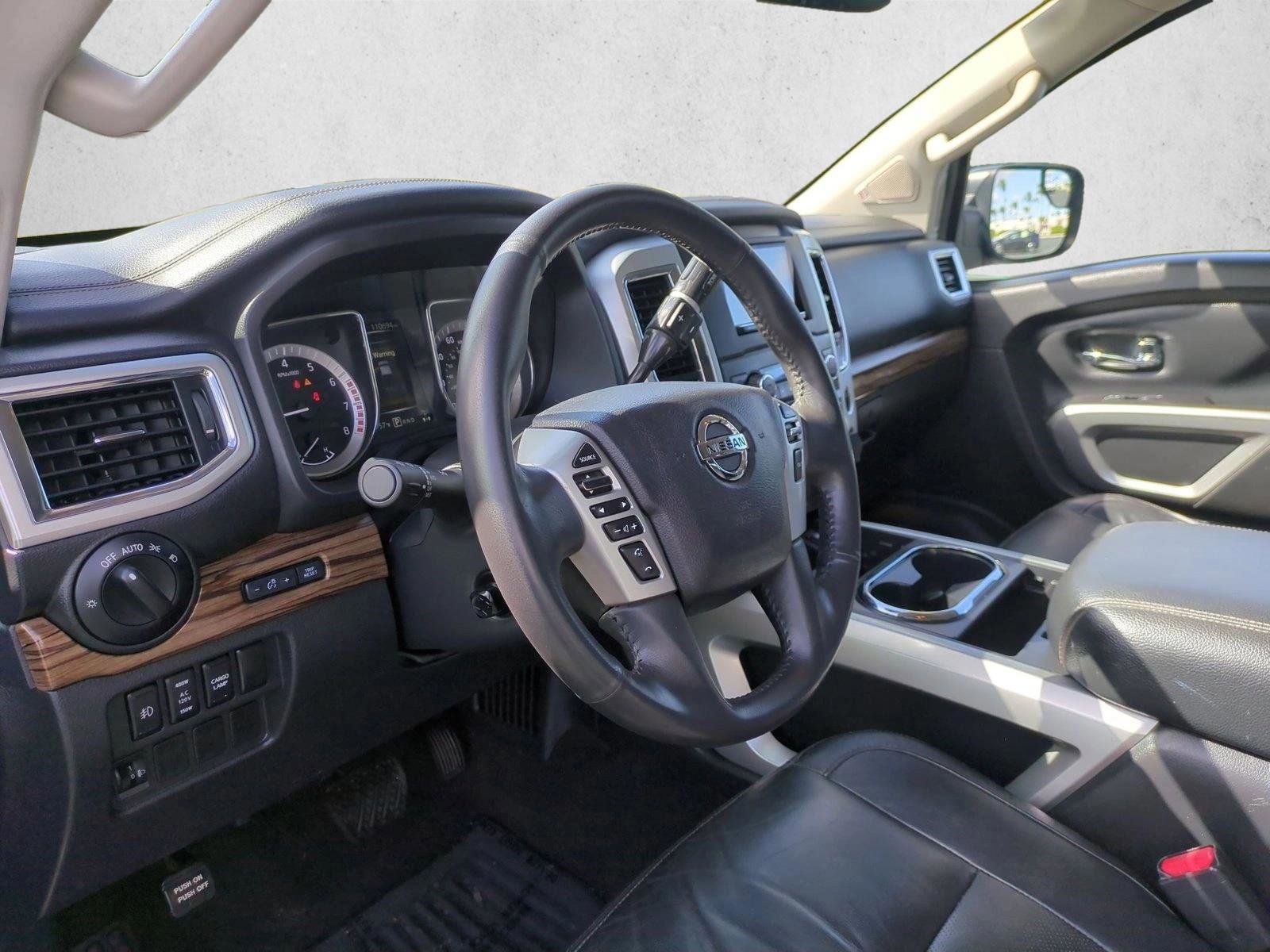 Used 2018 Nissan Titan SL AWD/4WD image 10