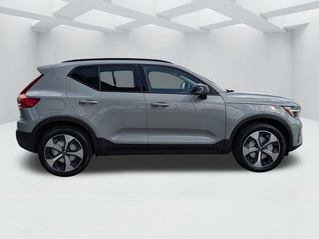 New 2025 Volvo XC40 B5 Plus w/ Protection Package Premier AWD/4WD image 3