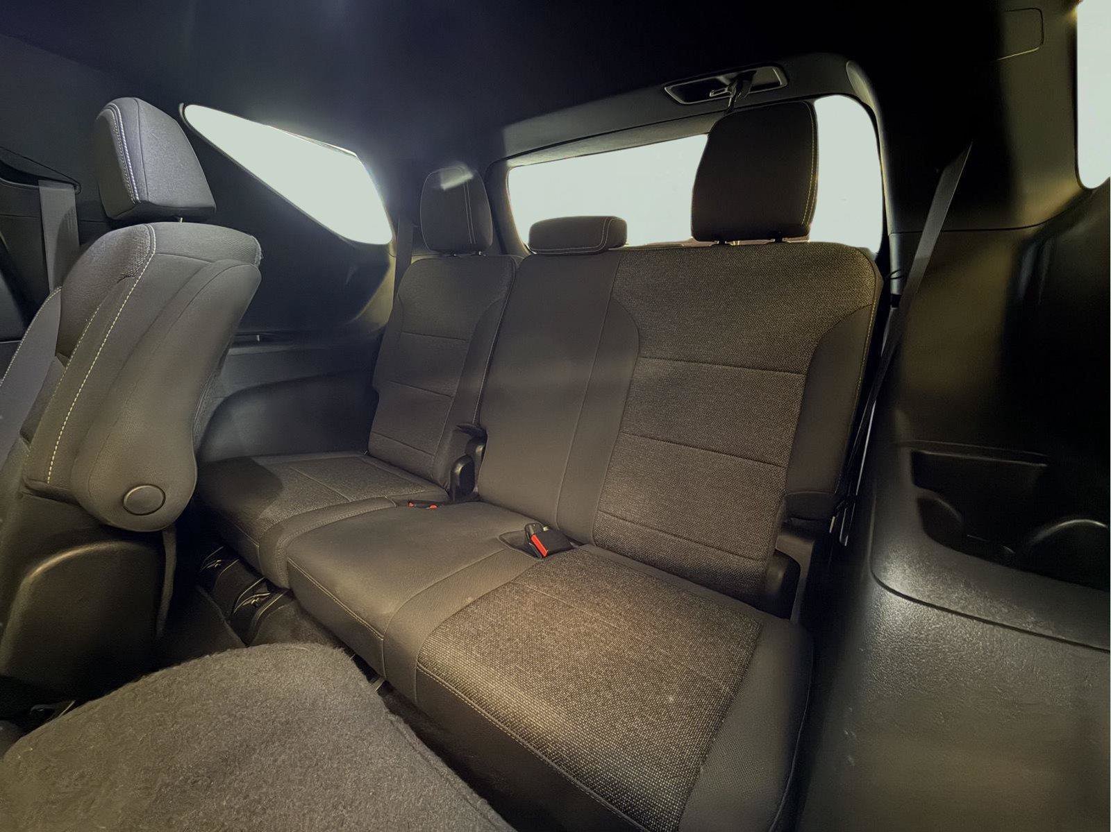 Used 2025 Chevrolet Traverse LT AWD/4WD image 27