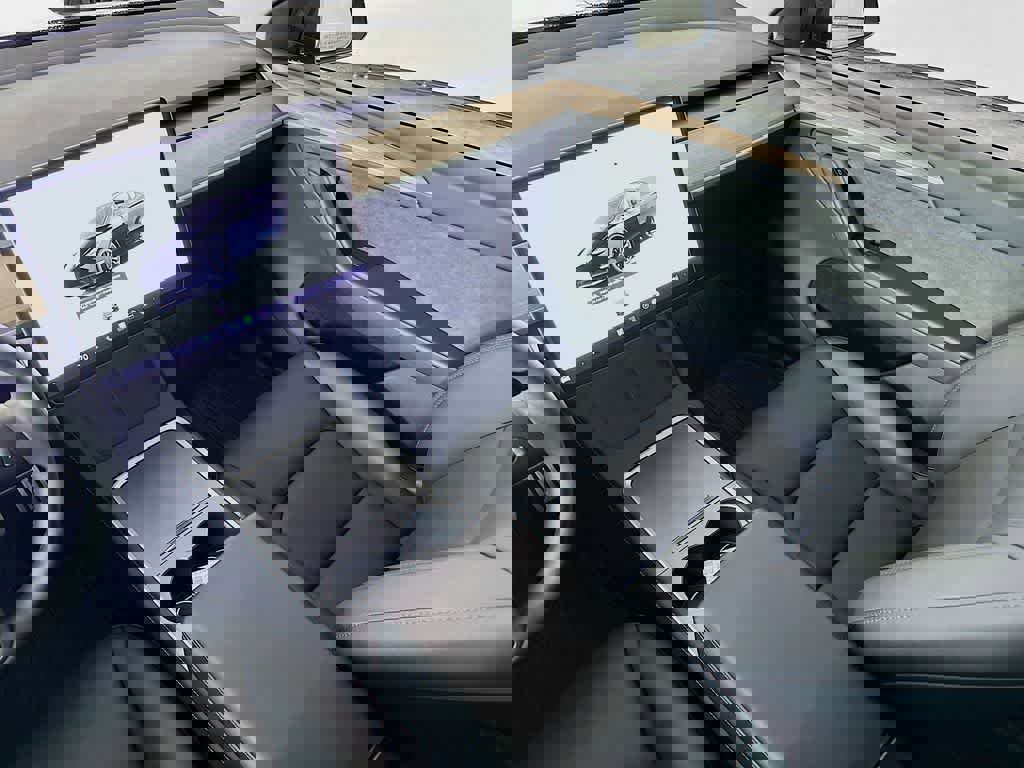 Used 2024 Tesla Model Y Performance image 10