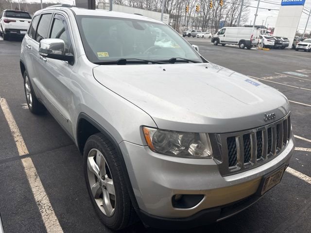 Used 2013 Jeep Grand Cherokee Overland w/ Advance Technology Group image 4