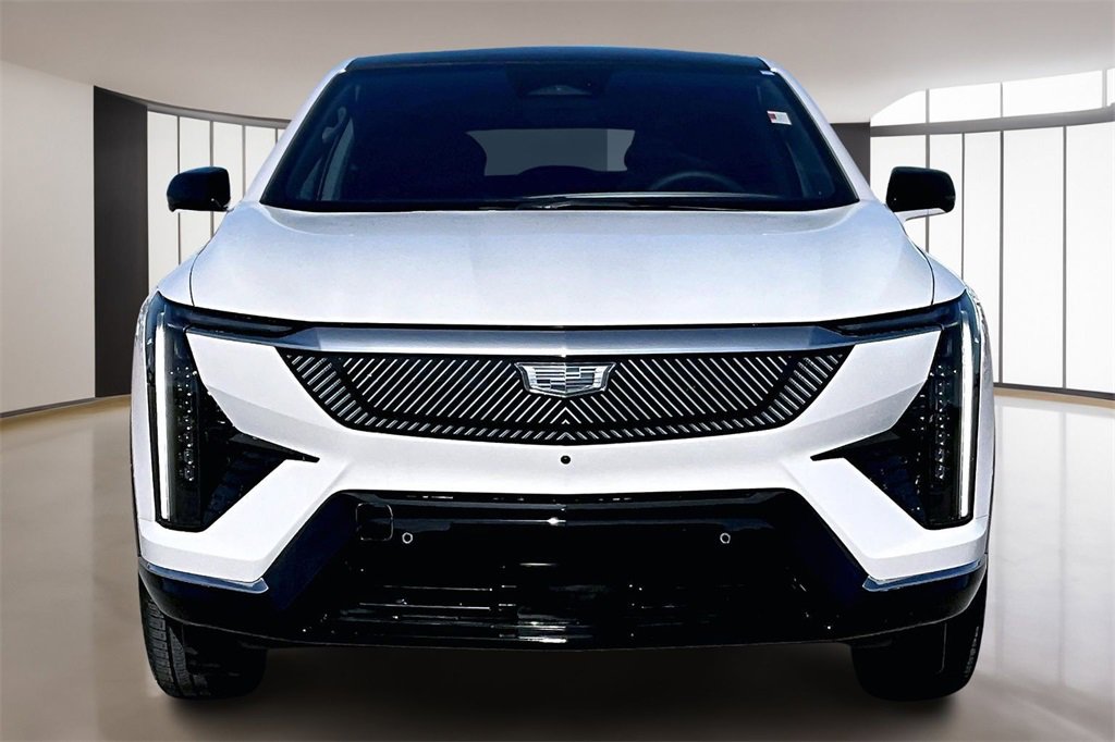 Certified 2025 Cadillac Optiq Luxury 1 image 3