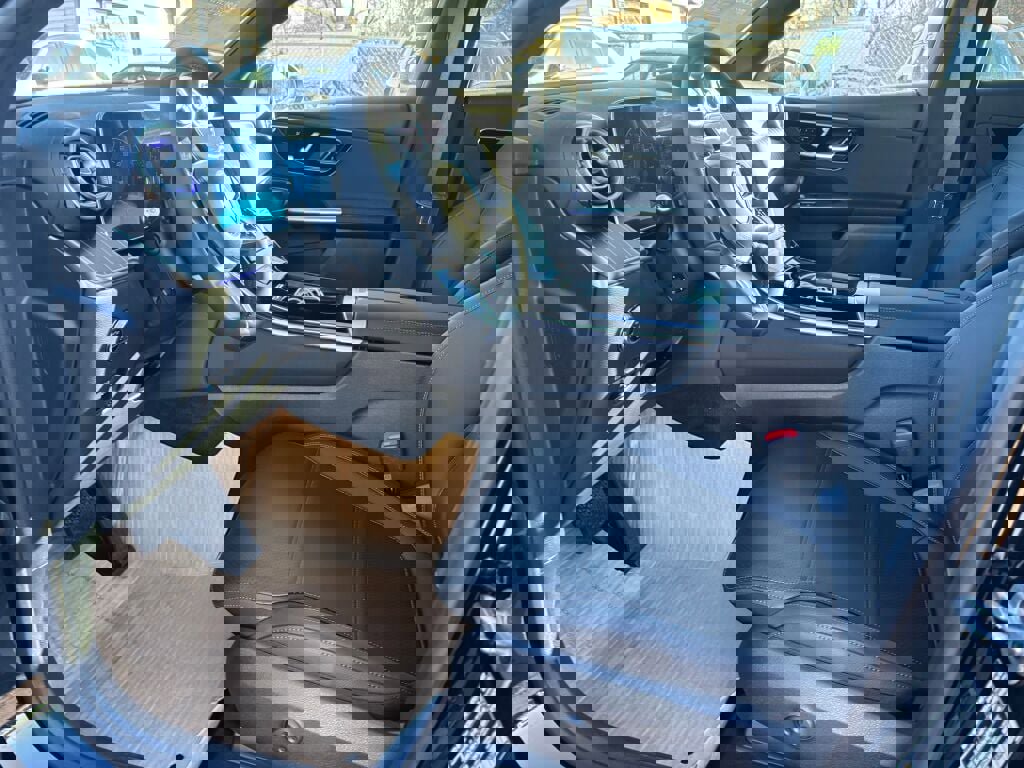 New 2026 Mercedes-Benz GLC 300 4MATIC image 9