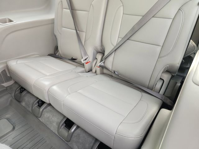 Used 2023 GMC Acadia SLT w/ Preferred Package image 31