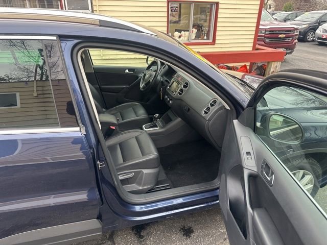 Used 2011 Volkswagen Tiguan SE image 20