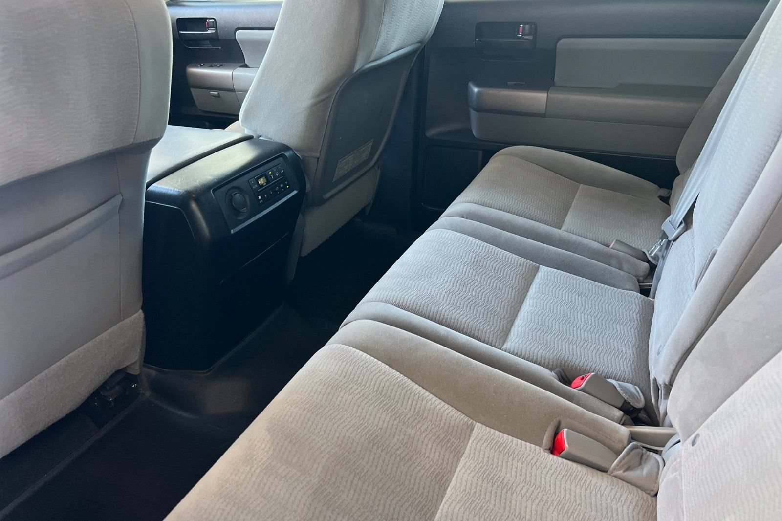 Used 2014 Toyota Sequoia SR5 AWD/4WD image 9