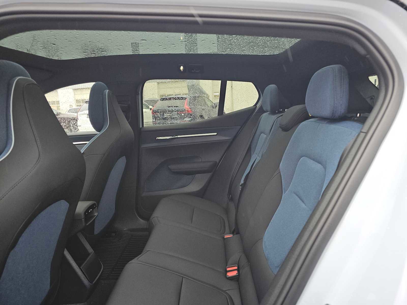 New 2026 Volvo EX30 Ultra w/ Climate Package image 18