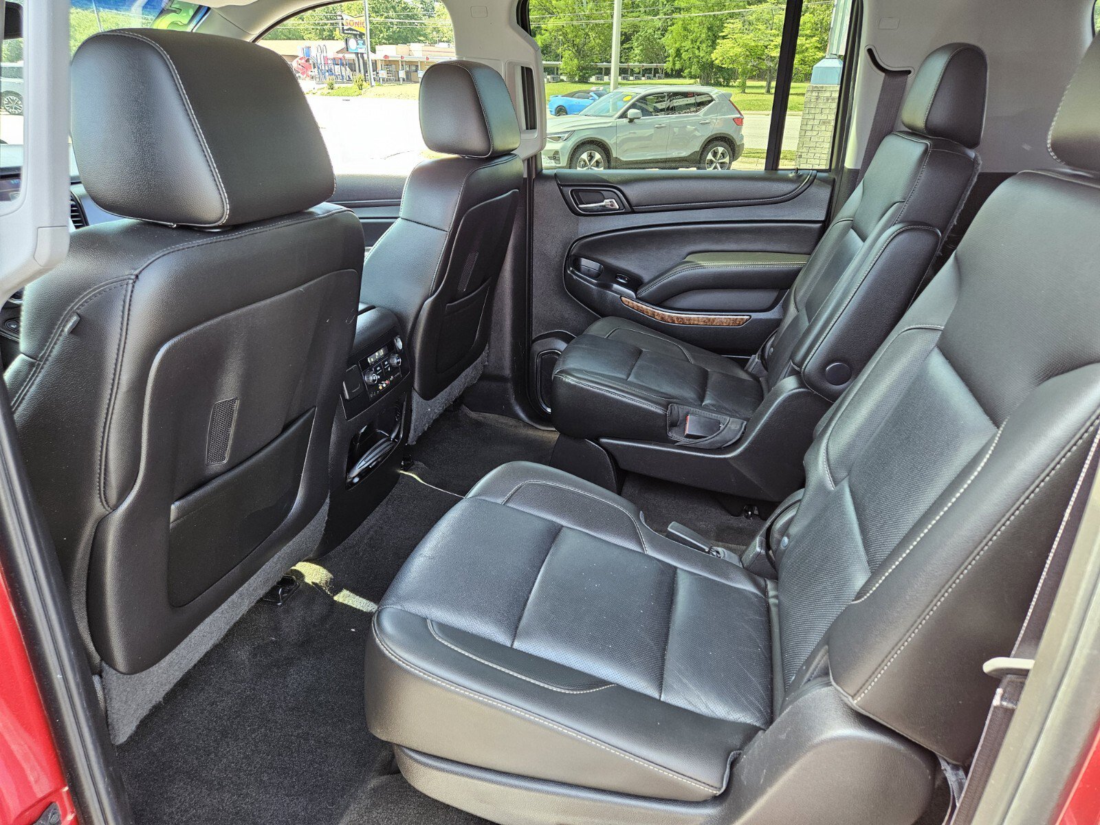 Used 2015 Chevrolet Suburban LTZ AWD/4WD image 10