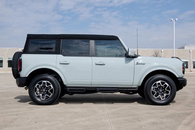 Used 2023 Ford Bronco Outer Banks image 3