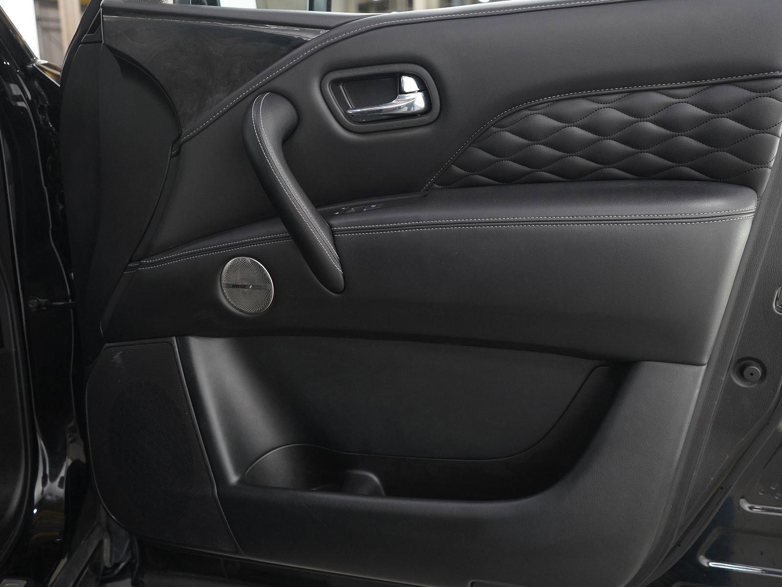 Used 2024 INFINITI QX80 Premium Select image 11