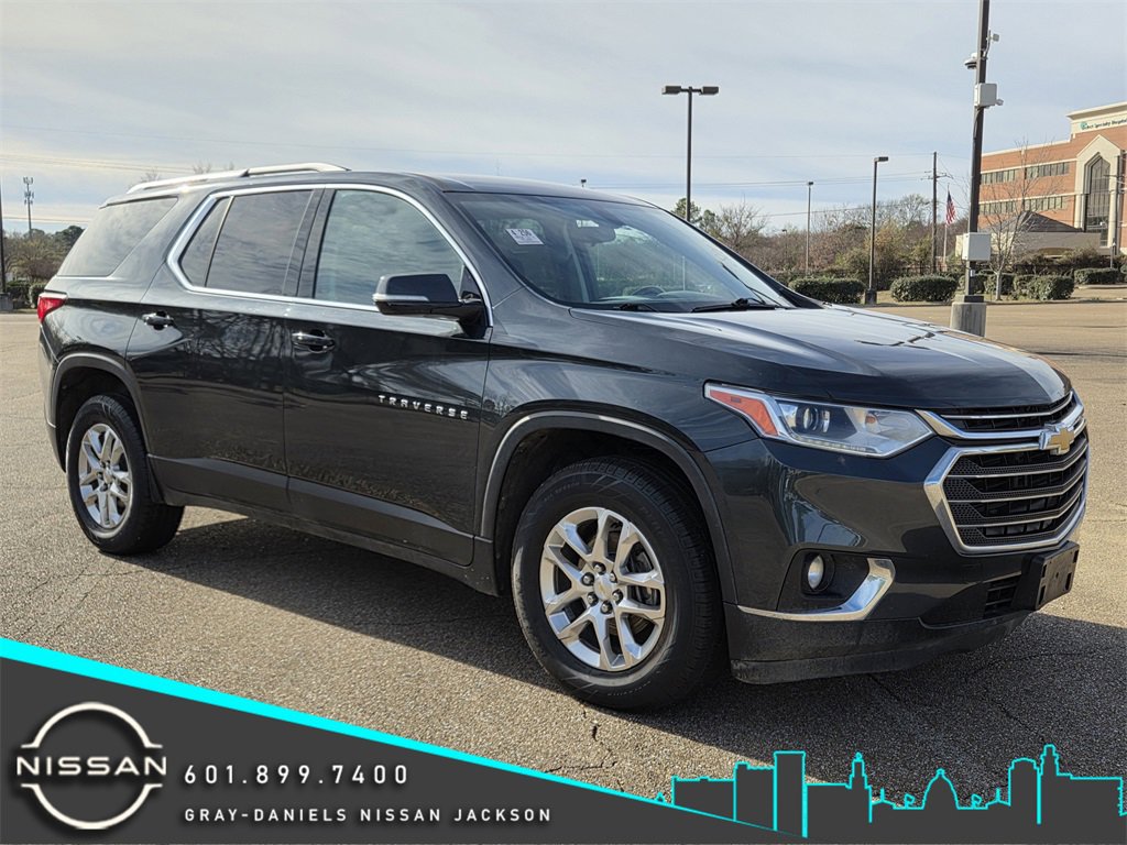 Used 2018 Chevrolet Traverse LT image 1