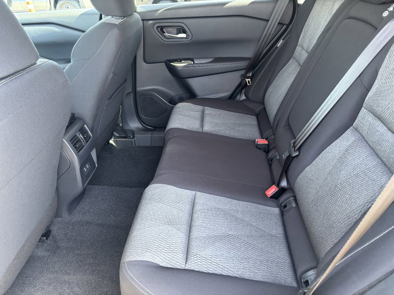 Certified 2026 Nissan Rogue SV FWD image 18