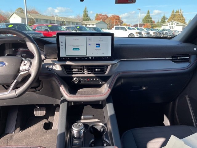 Used 2025 Ford Explorer ST-Line w/ ST-Line Street Pack image 8