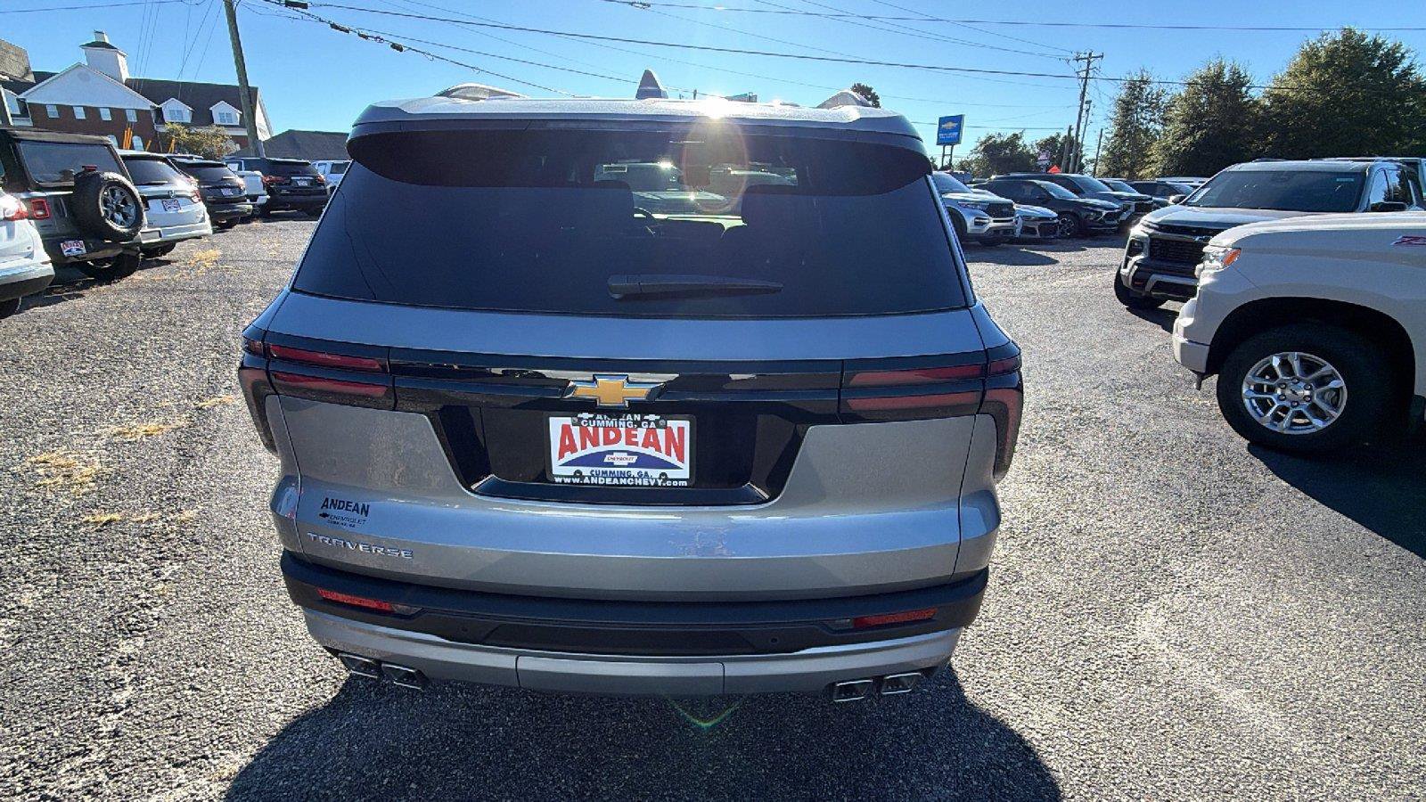 New 2027 Chevrolet Traverse LT FWD image 8