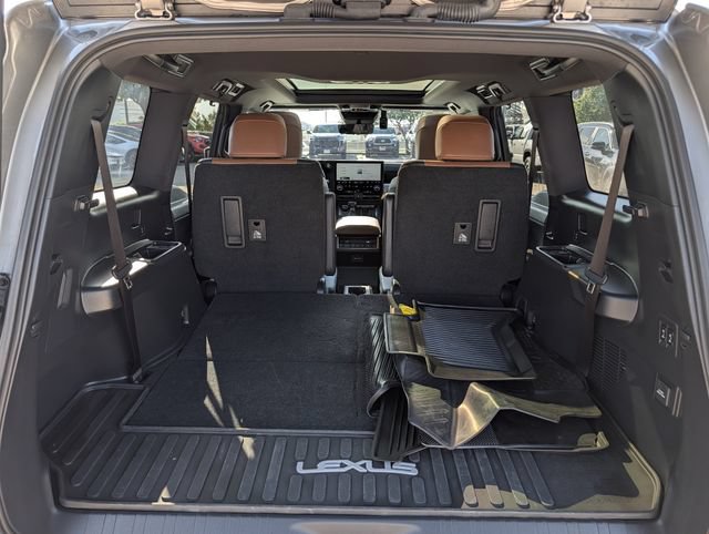 Used 2025 Lexus GX 550 w/ Accessory Package (2T) AWD/4WD image 30