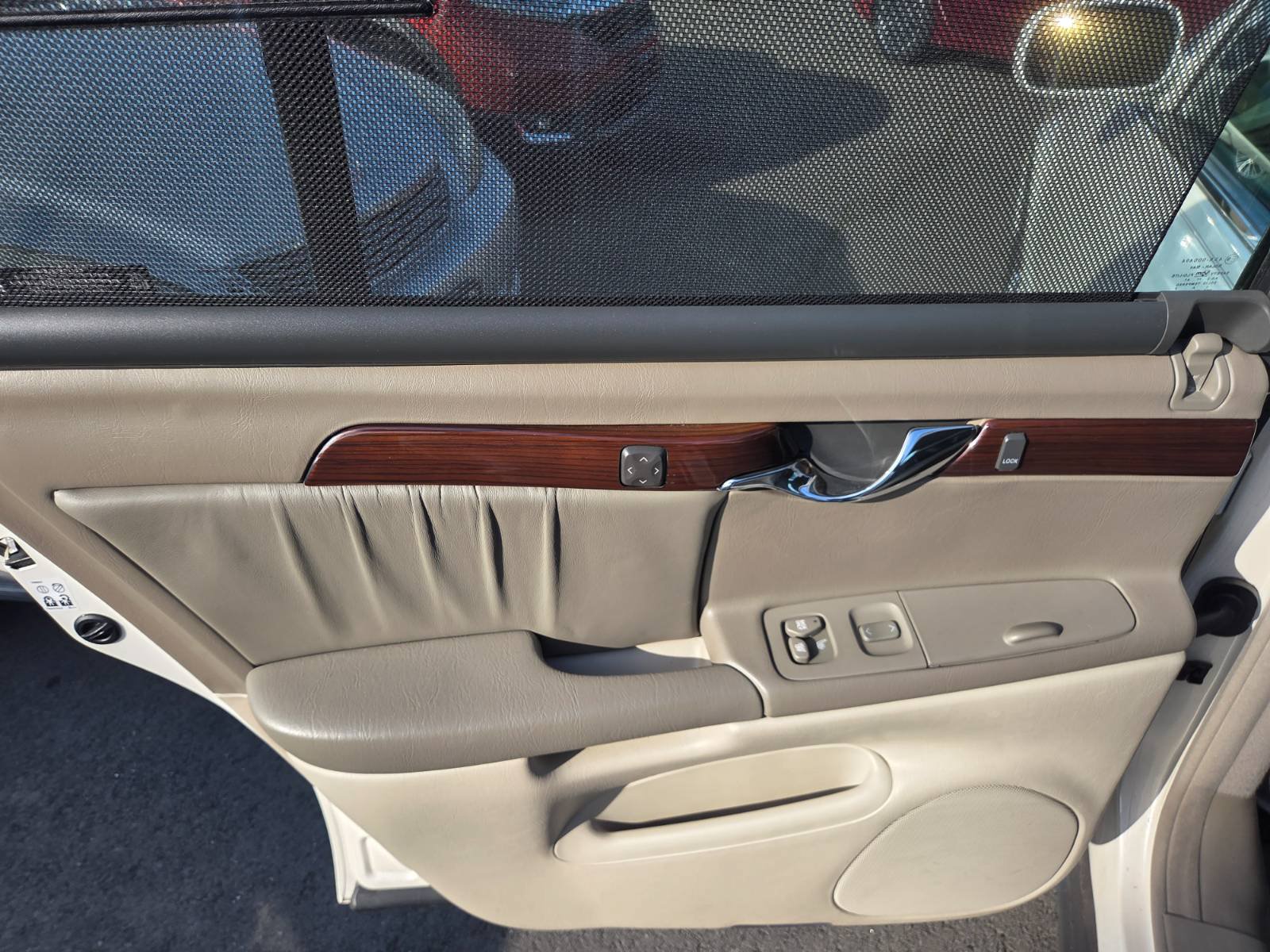 Used 2002 Cadillac De Ville DHS w/ Safety/Security Pkg FWD image 10