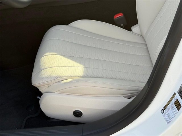 New 2025 Mercedes-Benz E 350 4MATIC Sedan image 13