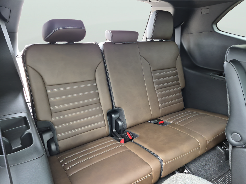 New 2027 GMC Acadia Denali Ultimate w/ LPO, Floor Liner Package AWD/4WD image 35