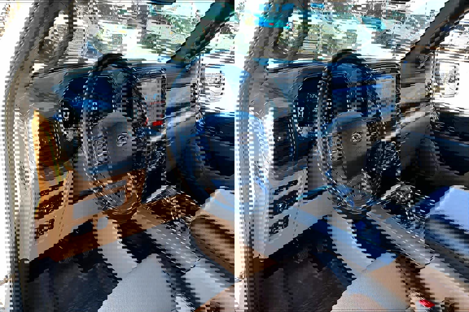 Used 2022 Ford F150 Lariat w/ Equipment Group 502A High image 17