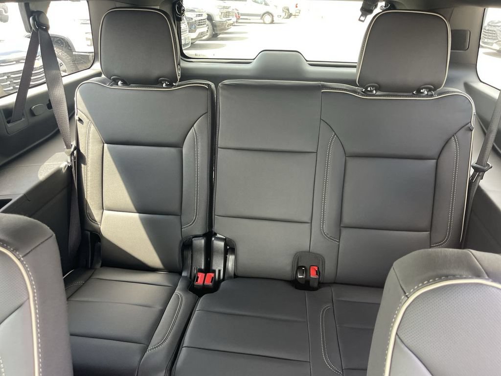 New 2026 Chevrolet Suburban Premier w/ Sun And Tow Package AWD/4WD image 24