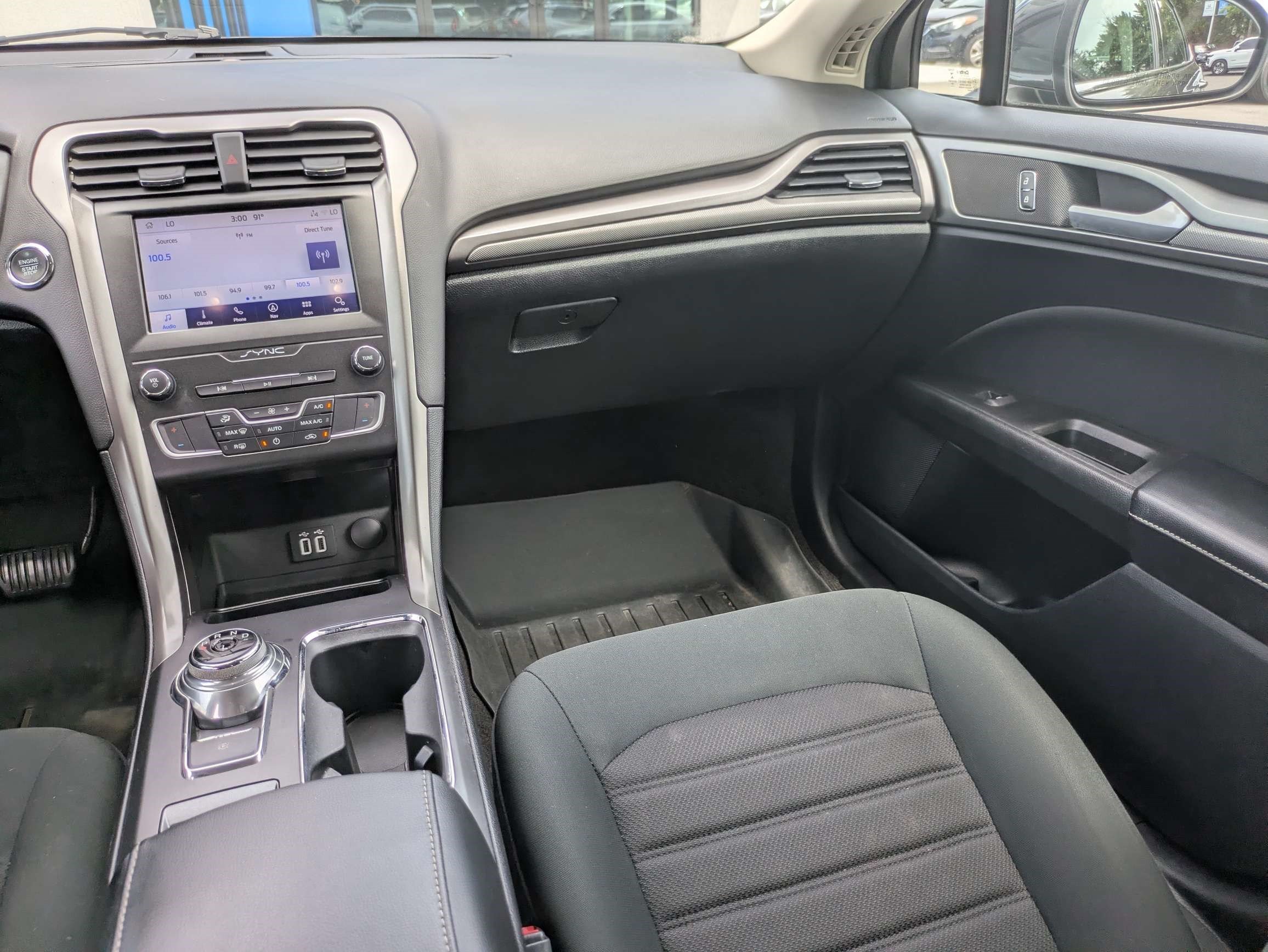 Used 2020 Ford Fusion SE FWD image 23
