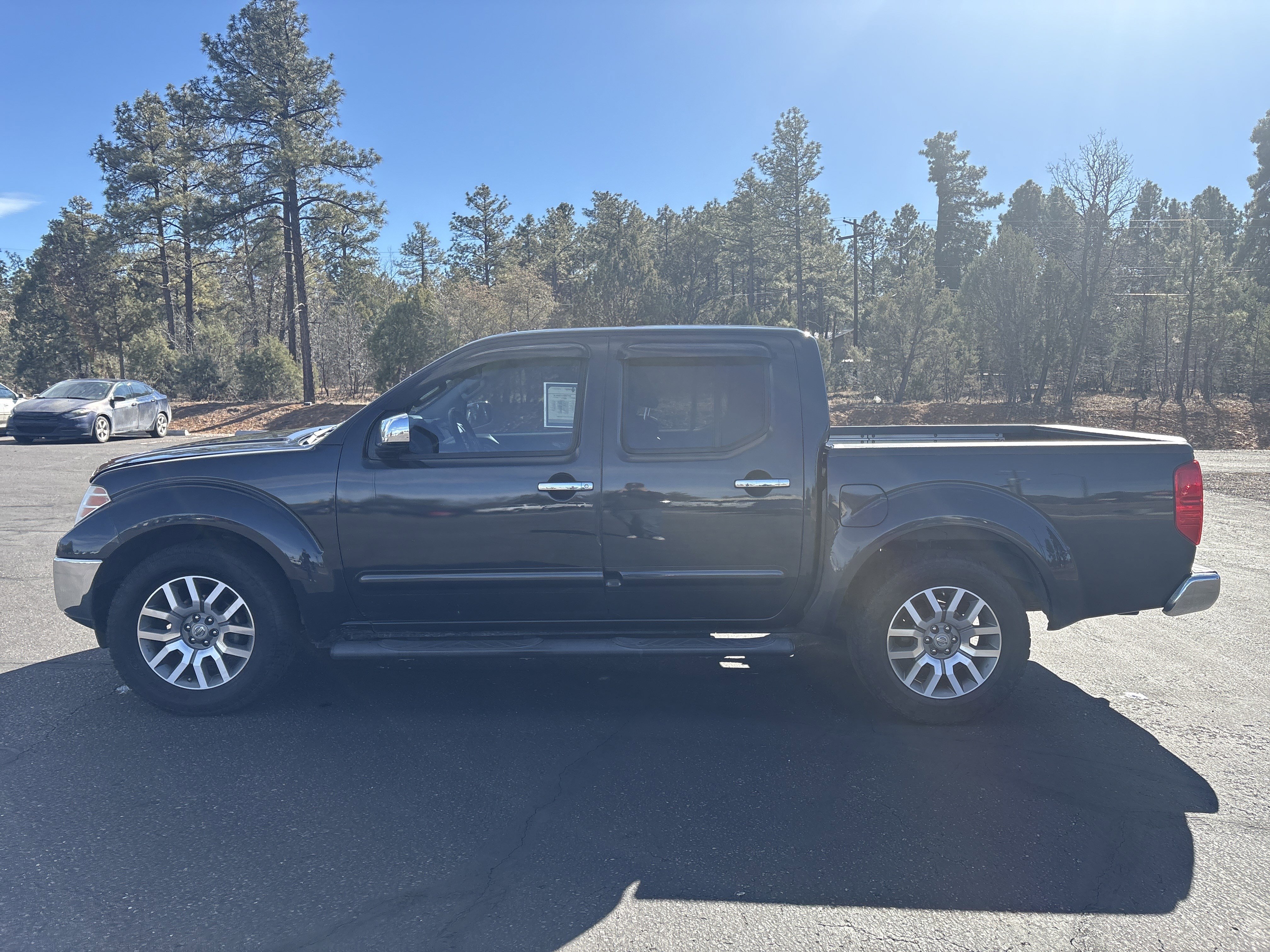Used 2013 Nissan Frontier SL w/ Moonroof Pkg image 7