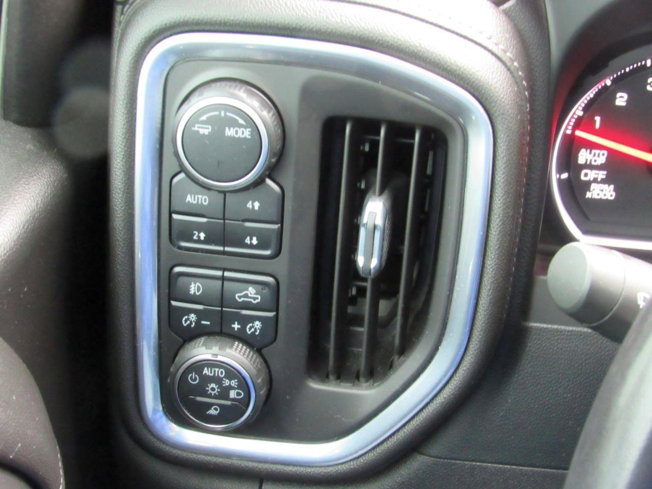 Used 2022 Chevrolet Silverado 1500 LTZ AWD/4WD image 22