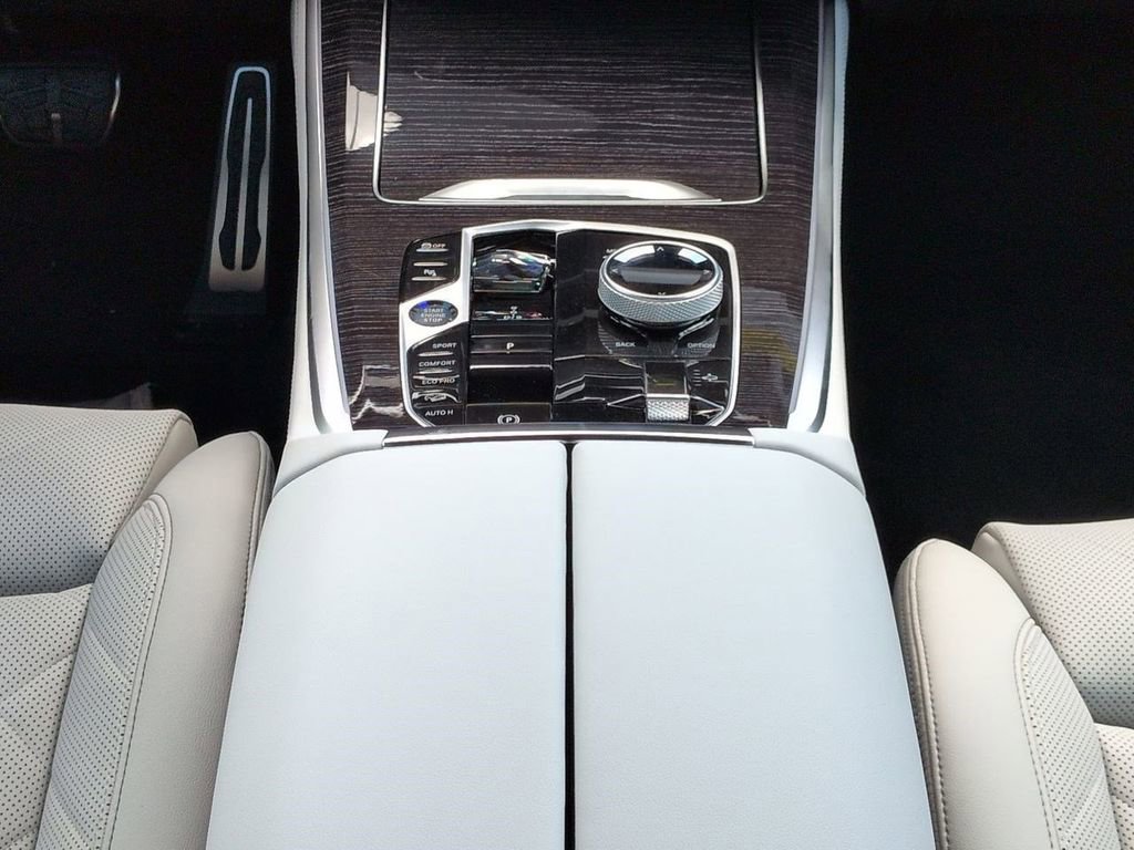 New 2026 BMW X5 xDrive40i w/ Executive Package image 19