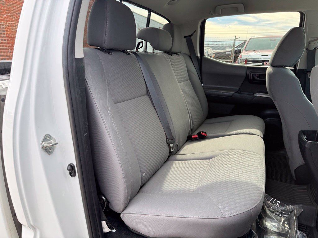 Used 2020 Toyota Tacoma SR5 w/ Blackout Package AWD/4WD image 20