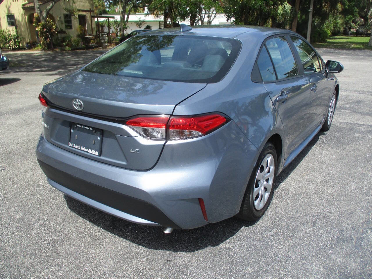 Used 2022 Toyota Corolla LE FWD image 9