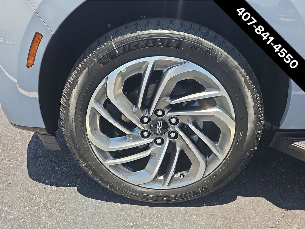 New 2027 Lincoln Navigator Premiere RWD image 5