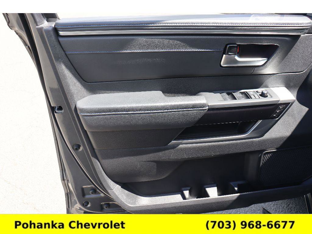 Used 2024 Toyota Tundra Platinum AWD/4WD image 27