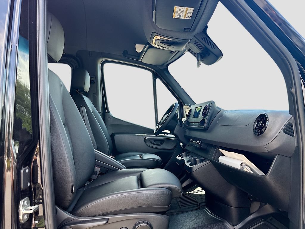 Used 2023 Mercedes-Benz Sprinter 3500 image 16