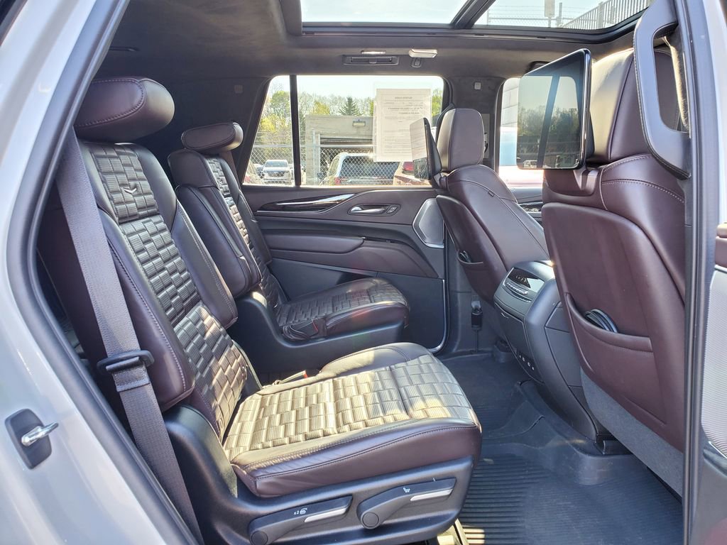 Used 2021 Cadillac Escalade Sport Platinum AWD/4WD image 41