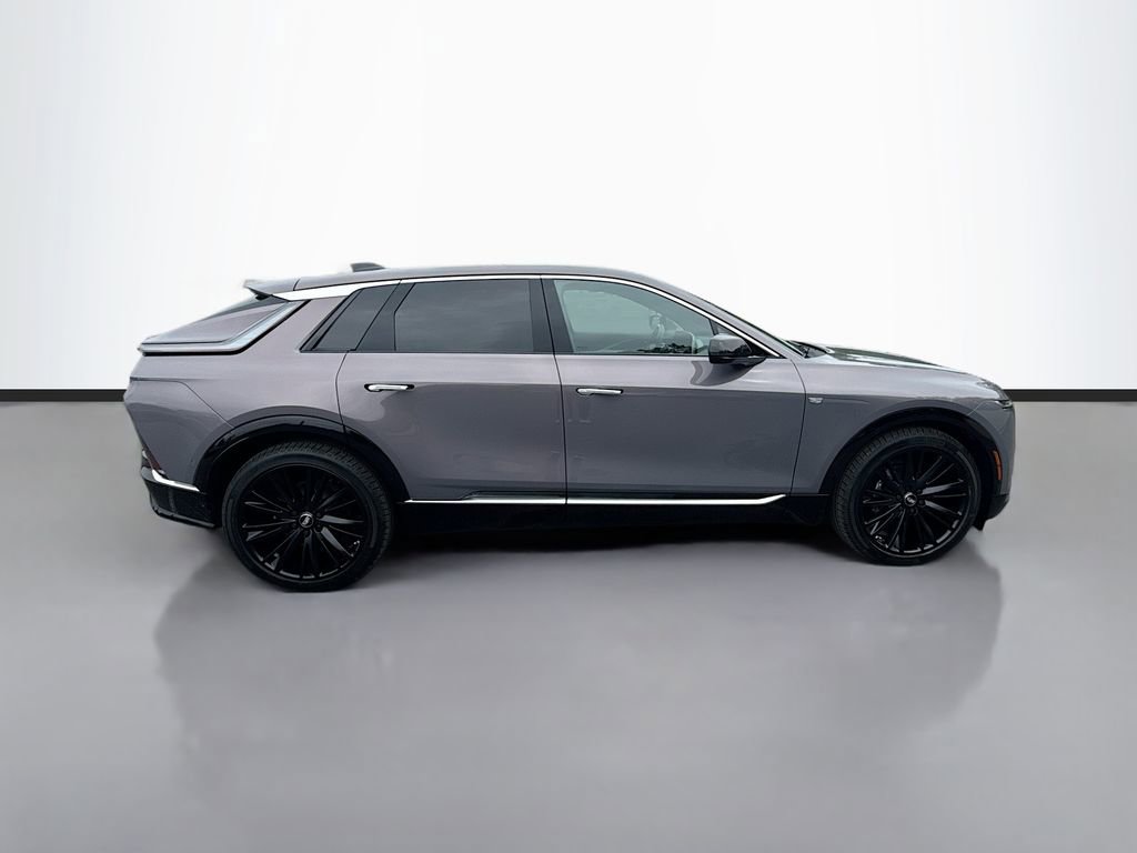 New 2025 Cadillac Lyriq Luxury w/ LPO, Floor Liner Package image 4