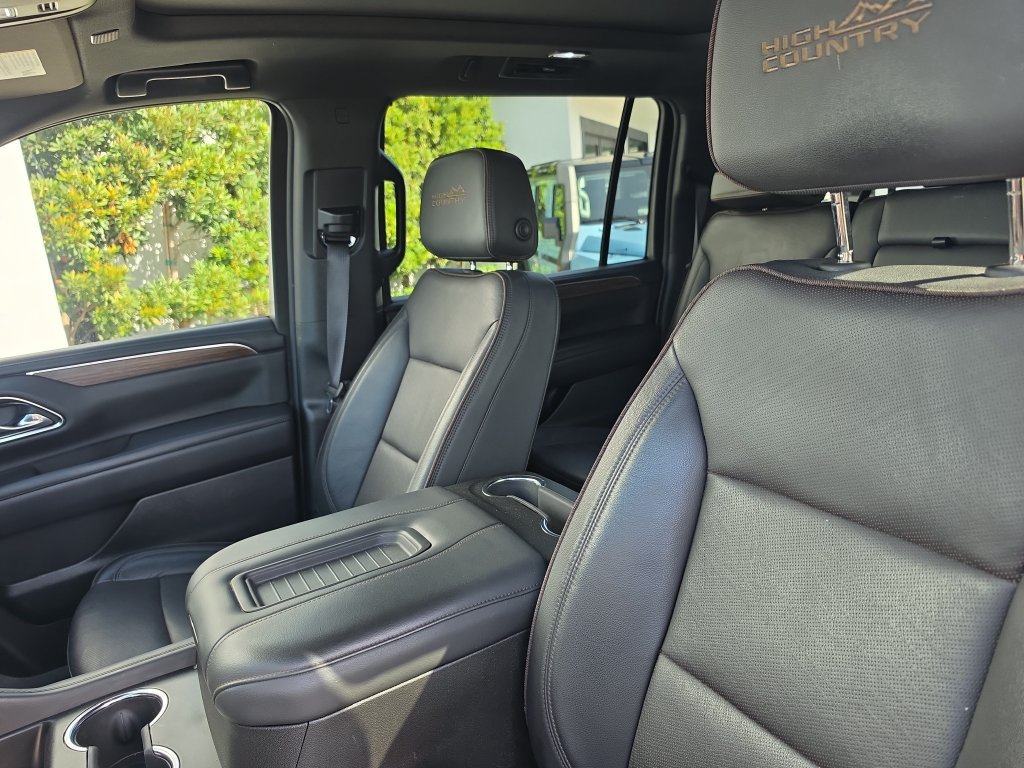 Used 2023 Chevrolet Suburban High Country w/ LPO, Illumination Package RWD image 21