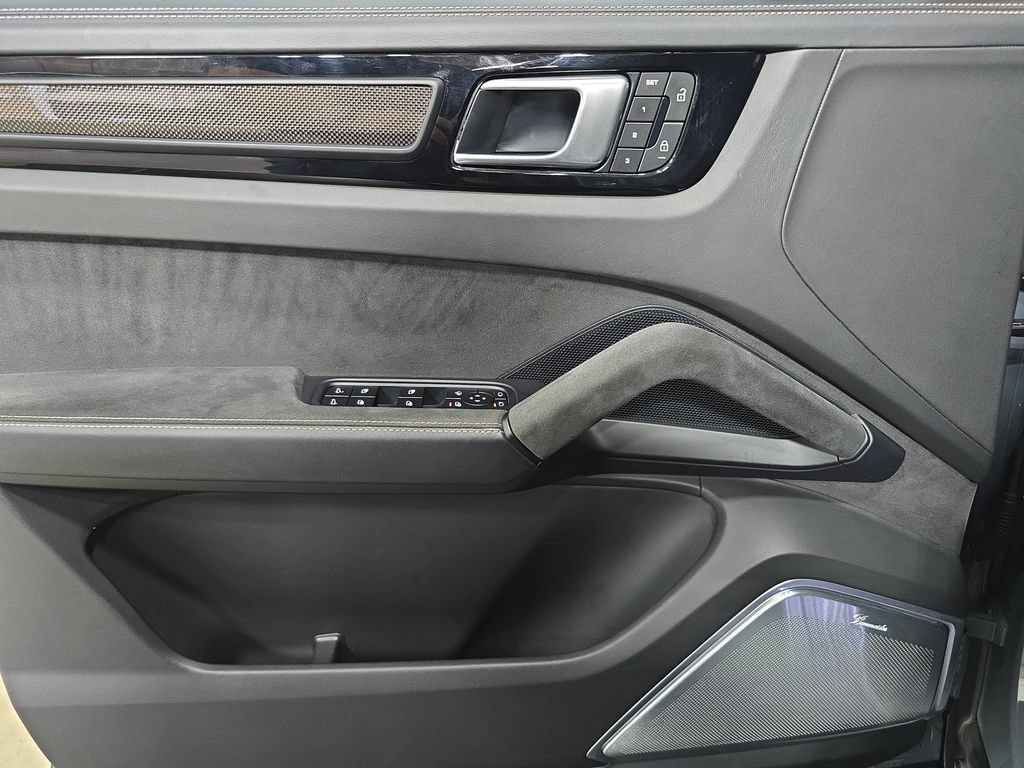 Certified 2023 Porsche Cayenne Turbo GT AWD/4WD image 22