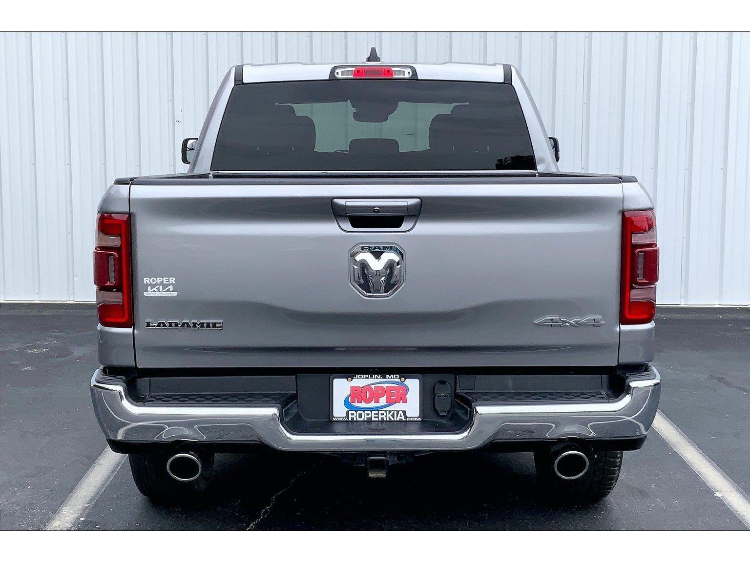Used 2024 RAM 1500 Laramie AWD/4WD image 4