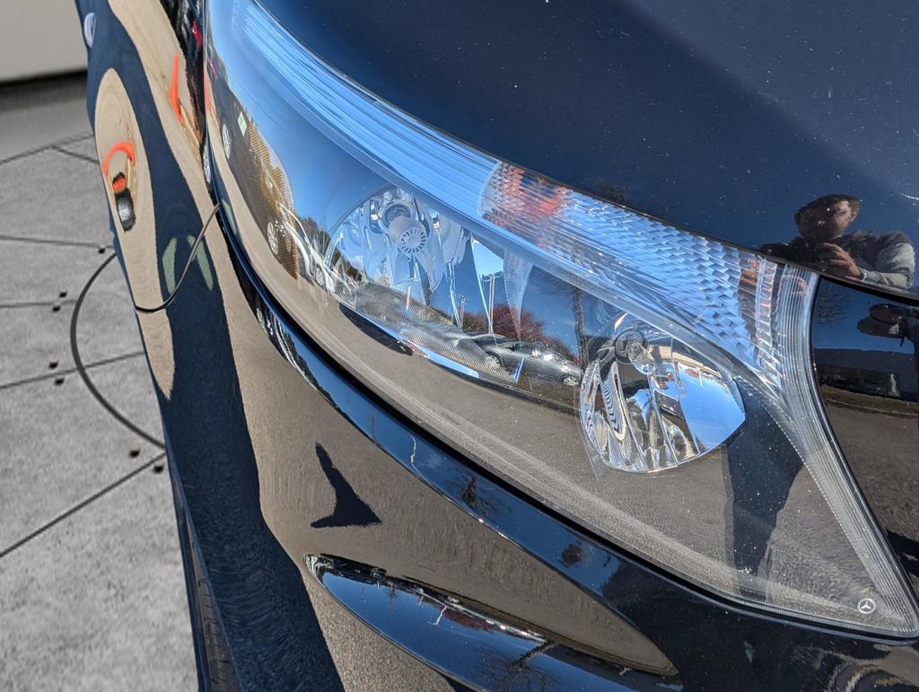 Used 2020 Mercedes-Benz Metris Passenger w/ Premium Safety Package image 9