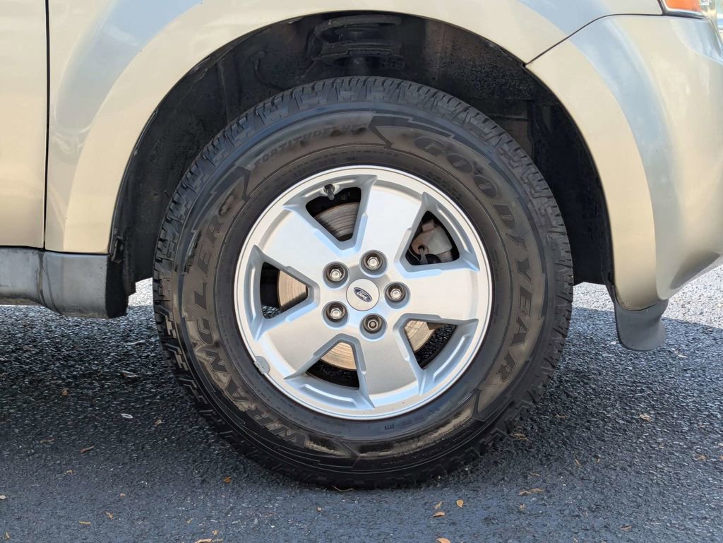 Used 2010 Ford Escape XLS image 11