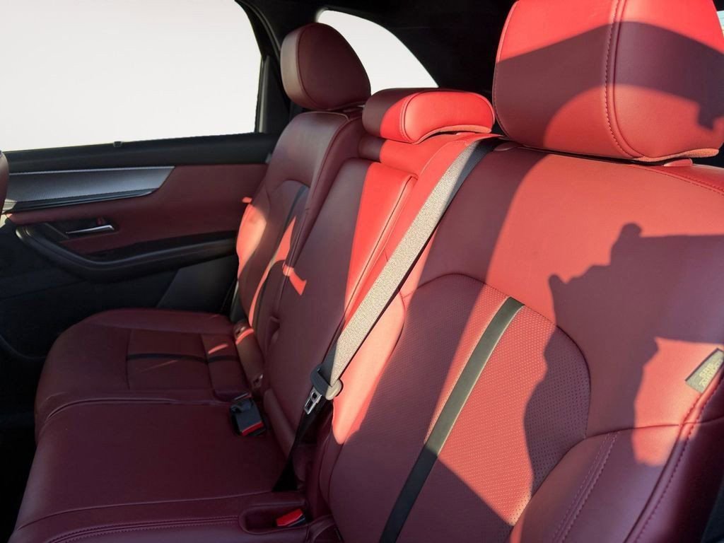 Used 2025 MAZDA CX-70 Plug-In Hybrid w/ Premium Plus image 29