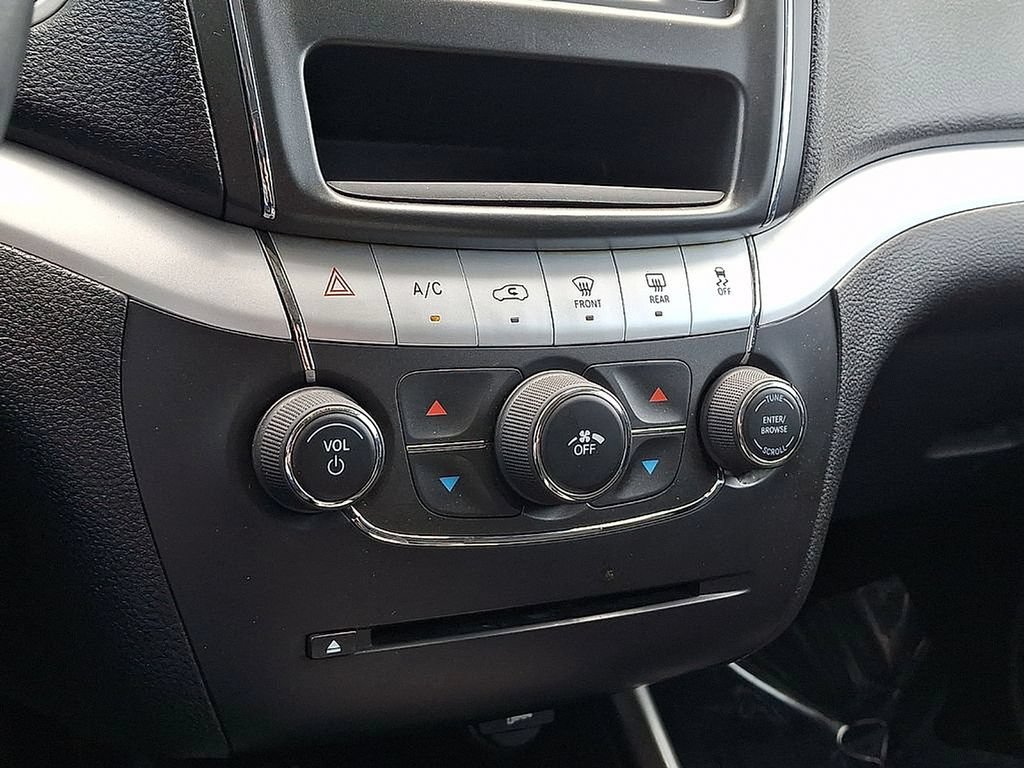 Used 2018 Dodge Journey SE w/ Popular Equipment Group FWD image 15