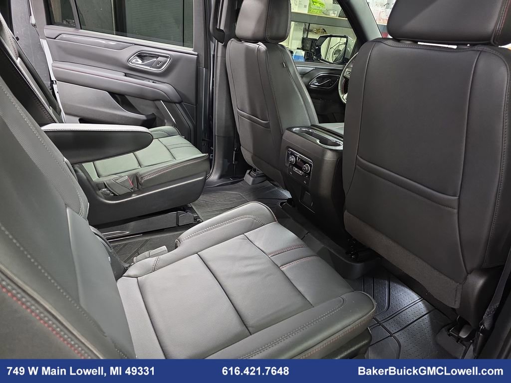 Used 2024 Chevrolet Suburban RST w/ Luxury Package image 10